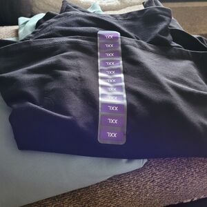 Womens 2xl hoodies qty 2